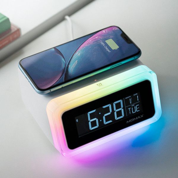 Momax Q.CLOCK2 Digital Clock With Wireless Charger